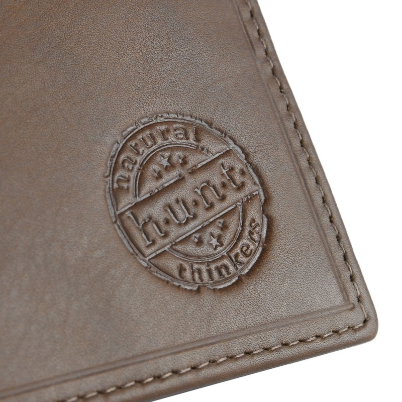 HUNT, Men's Genuine Leather Wallet, Classic with RFID Protection and Gift Box — logo detail