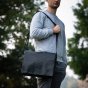 Police Sac à Bandoulière Homme Noir, en PU, Messenger Bag à Texture 3D en Pyramides, Sac Épaule Sacoche Élégan… — vue arrière