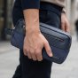 Biagiotti Hombre Pochette de Mano, Neceser Multiusos de Viaje para Hombre y Mujer, en PU con Asa, Bolsa Blan… — vista trasera
