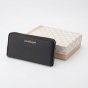 Laura Biagiotti Damen-Geldbörse aus PU, mit Münzfach und Rundum-Reißverschluss, Crackle-Optik, mit Geschenkbox — Logo-Detail